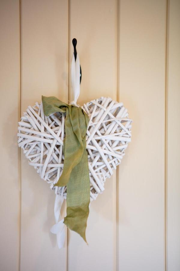 Southwick  Romantic Secluded Shepherd Hut Hares Rest מראה חיצוני תמונה